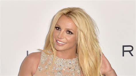 Britney Spears Poses Naked for Mirror Photos: Instagram